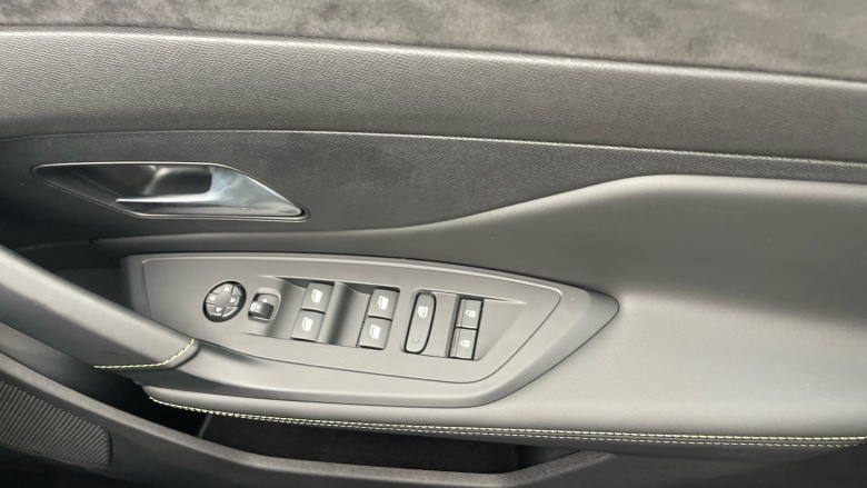 Peugeot 308 115kW GT 54kWh 5dr Auto Electric Hatchback